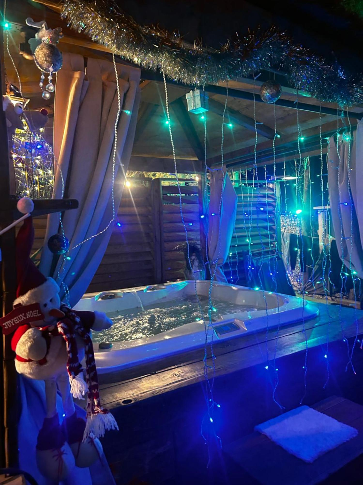 Les Chambres De Paulette Chambres A Theme Jack Sparrow Saintes-Marie-la-Mer Buitenkant foto